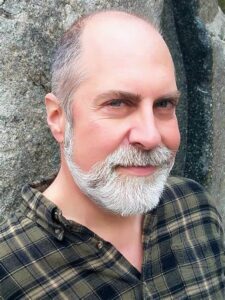 Derrière les livres : Pleins feux sur Matt Forrest Esenwein